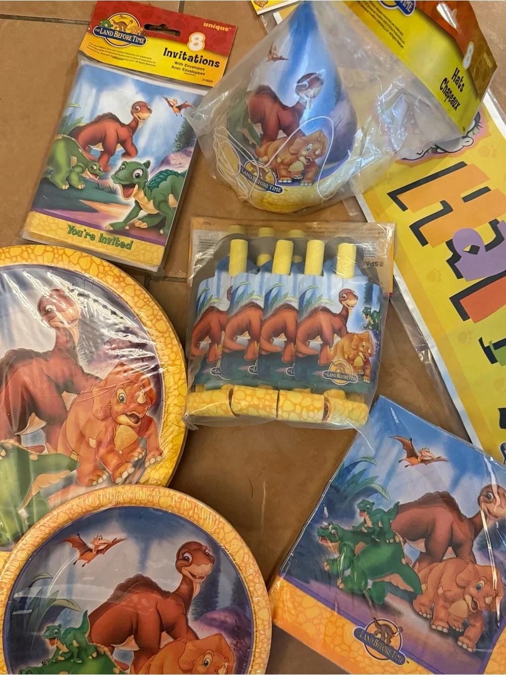Vintage Y2K Land Before Time Party Decorations